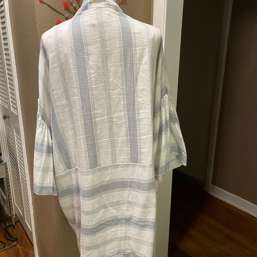 Wrap - Picture 3 of 4
